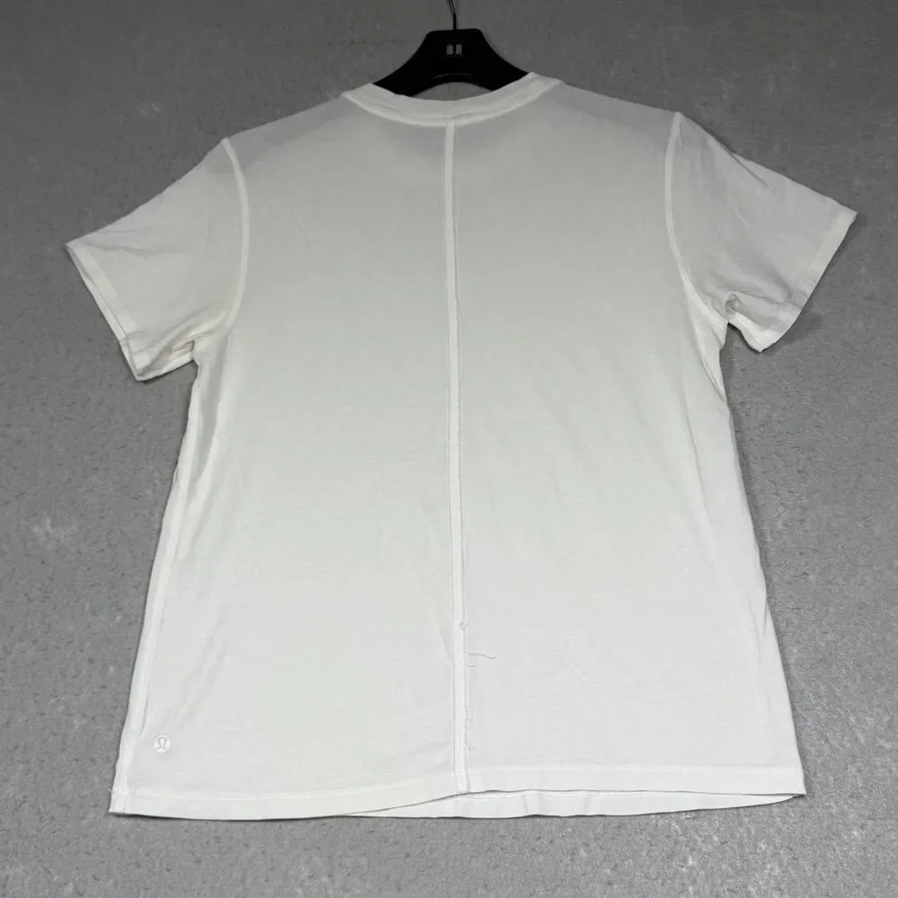 Lululemon T-Shirt Women’s 8 White Crewneck Short Sleeve Athletic Yoga Gym Casual